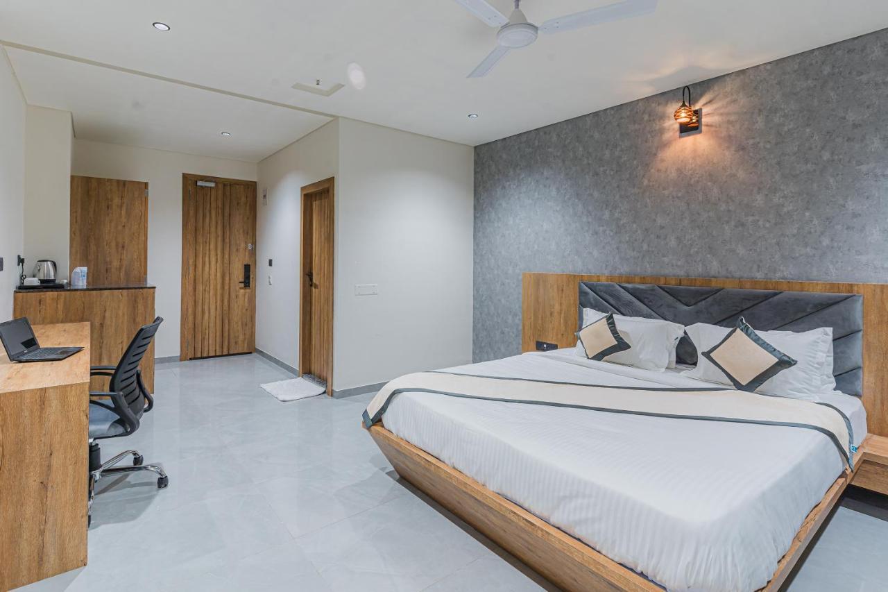 Hotel The Grand Heaven 甘地讷格尔 外观 照片