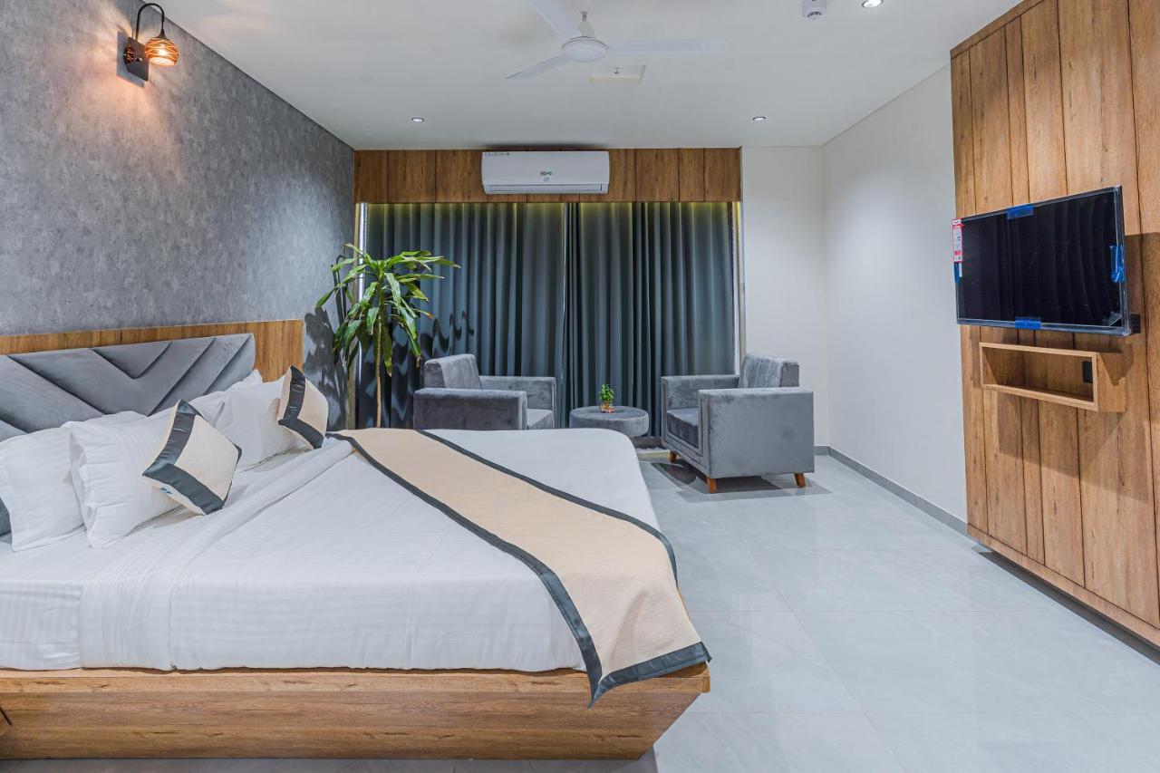 Hotel The Grand Heaven 甘地讷格尔 外观 照片
