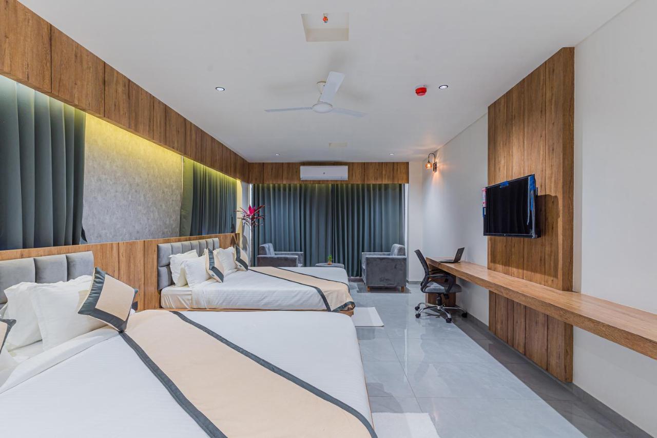 Hotel The Grand Heaven 甘地讷格尔 外观 照片