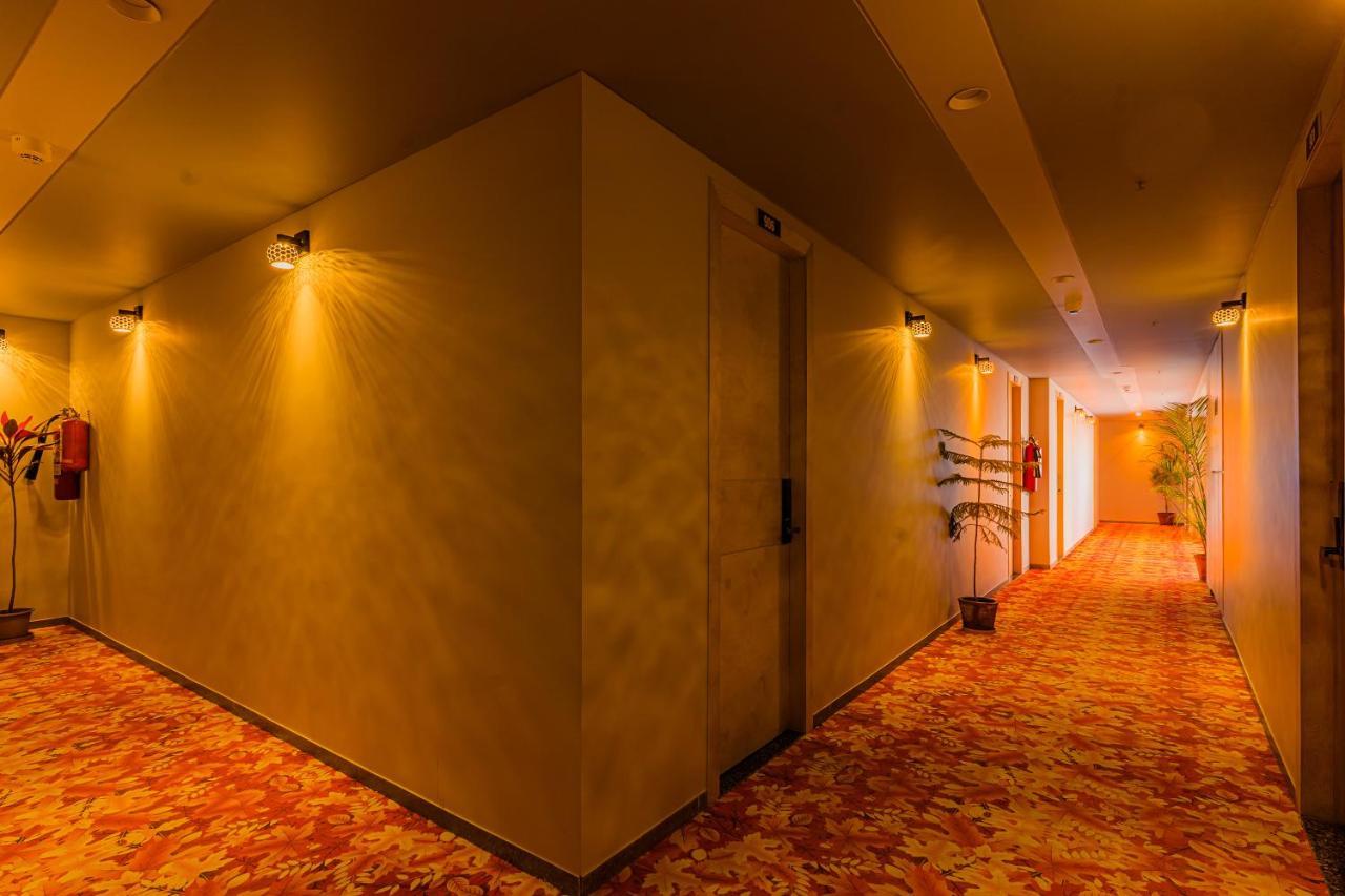 Hotel The Grand Heaven 甘地讷格尔 外观 照片